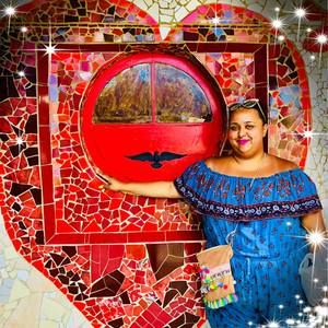 Meet your Posher, Yanira